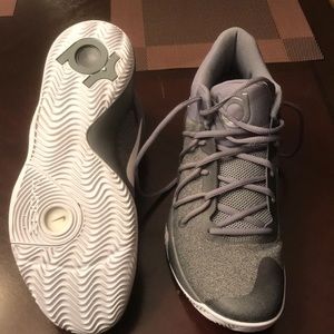 KD Nike. Trey V mens